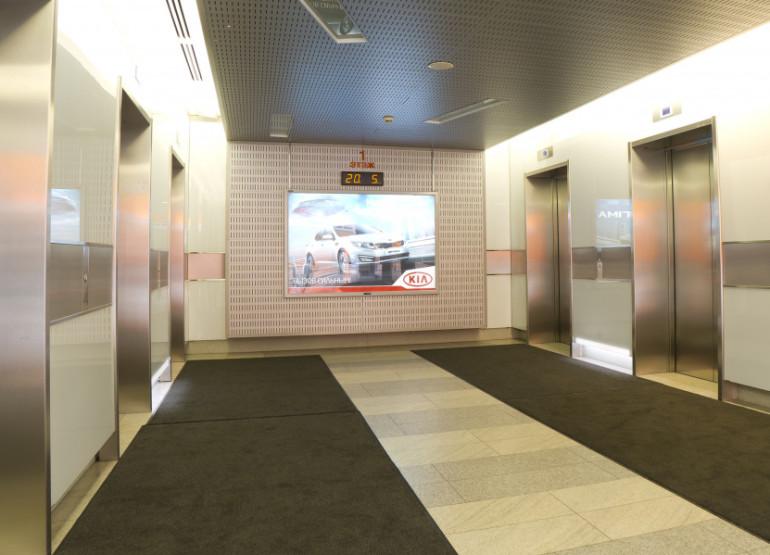 Серебряный Город: Вид главного лифтового холла
